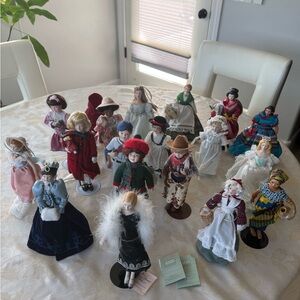 Collection 18 Avon Vintage Cultural Dolls